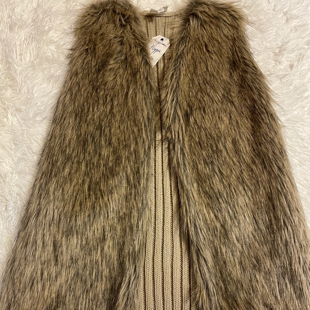 Fluffy vest, Large